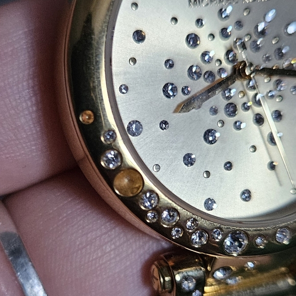 Micheal Kors parker watch - Picture 3 of 3